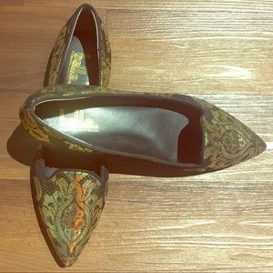 Unique, chic flats worn once